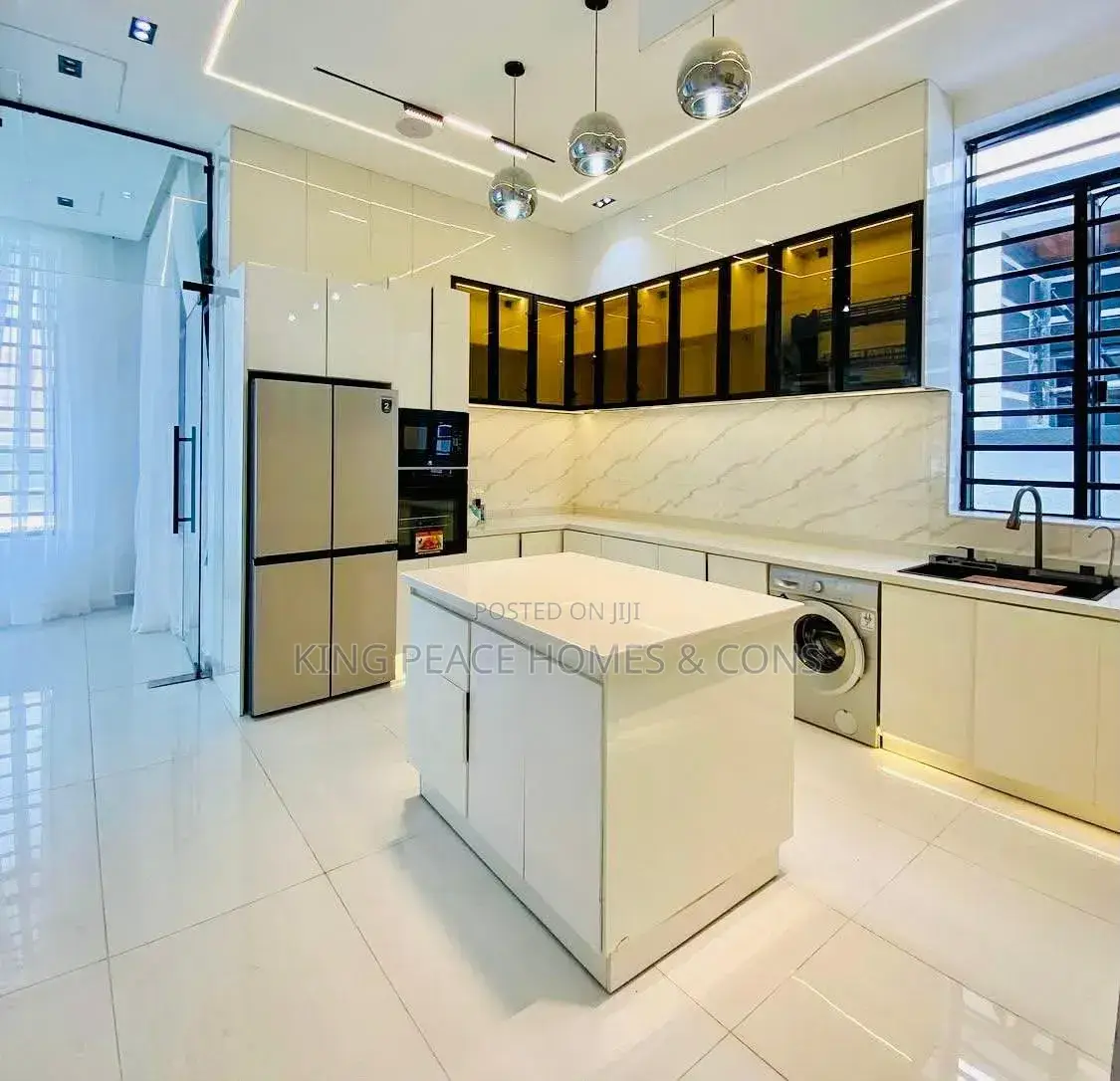 5bdrm Duplex in Ikota Gra for sale in Ikota