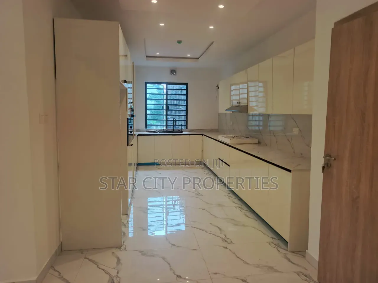 4bdrm Maisonette in Ikeja Gra Lagos for rent in Ikeja GRA