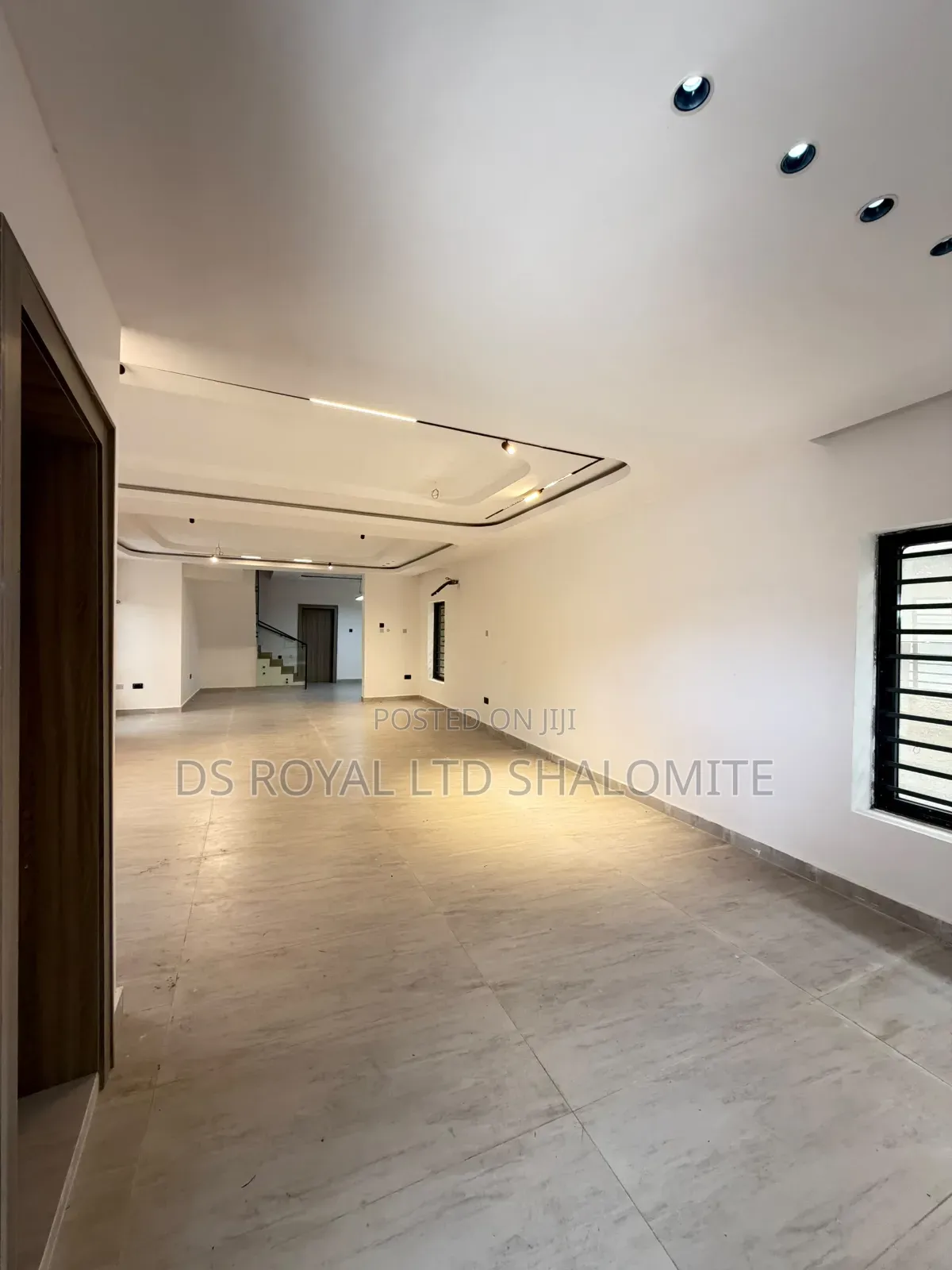 5bdrm Duplex in Lekki Phase 1 for sale in Lekki Phase 1