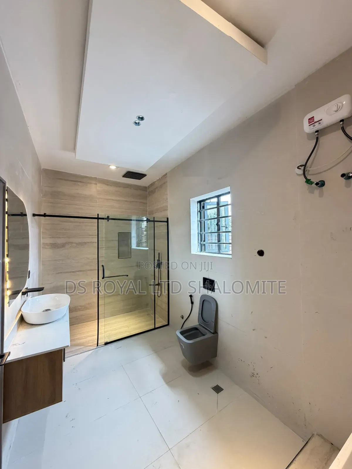 5bdrm Duplex in Lekki Phase 1 for sale in Lekki Phase 1