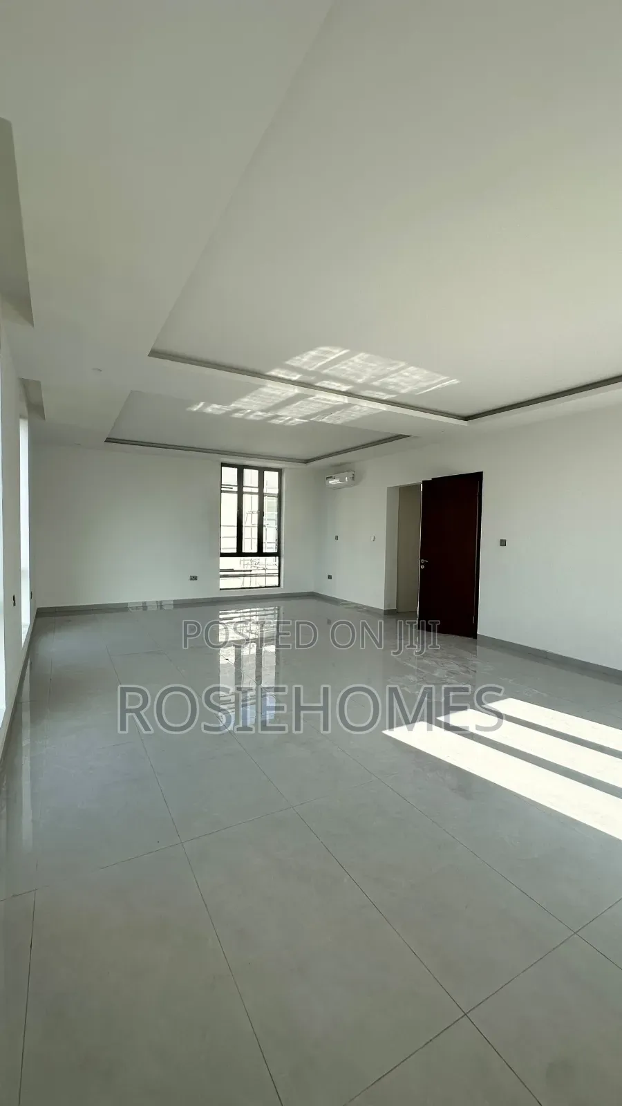 5bdrm Duplex in Banana Island for sale in Banana Island