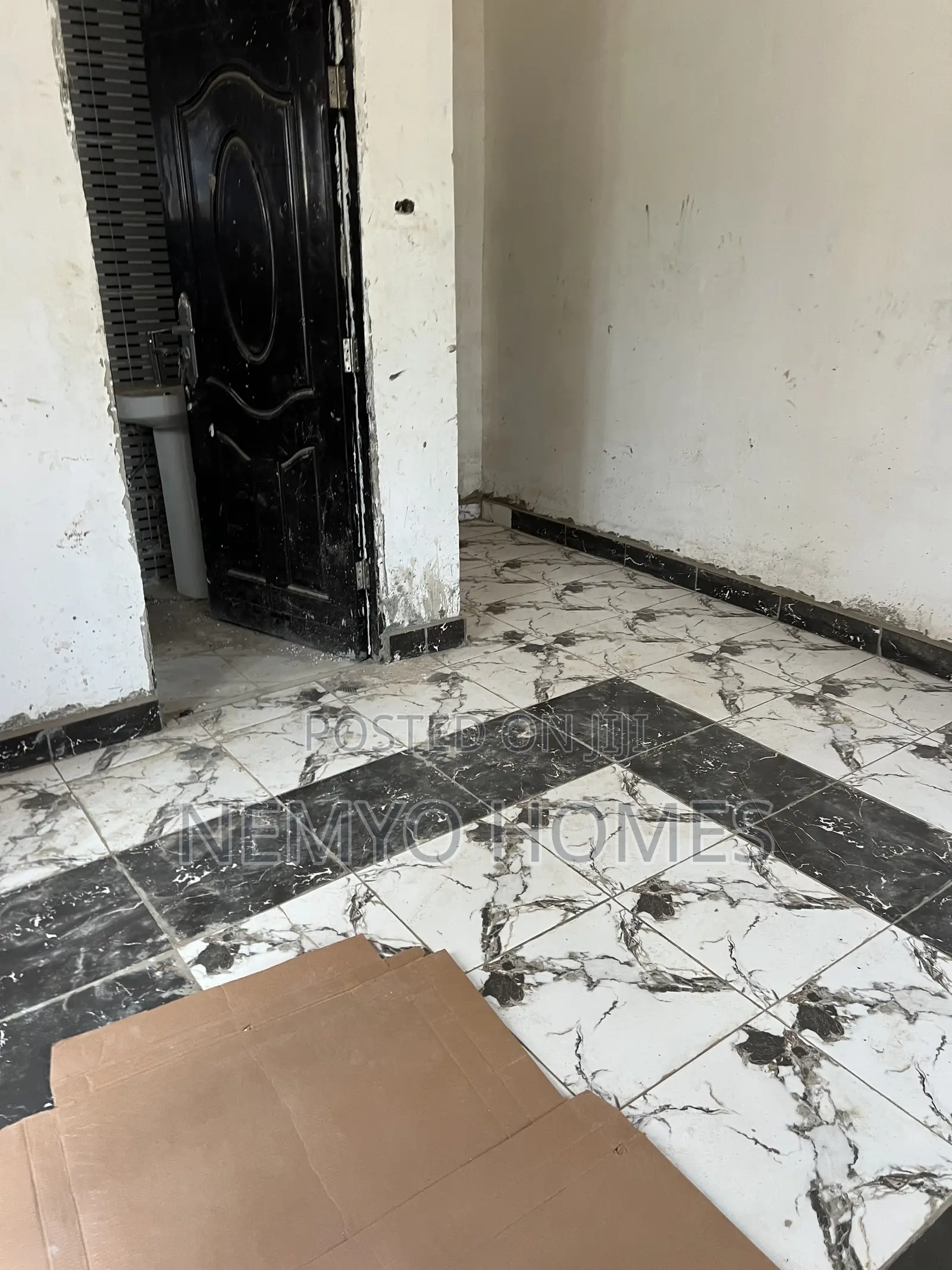 2bdrm Block of Flats in Apo, Guze for sale in Guze