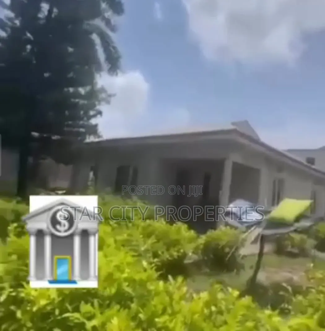 1600sqm of Land in Falomo
