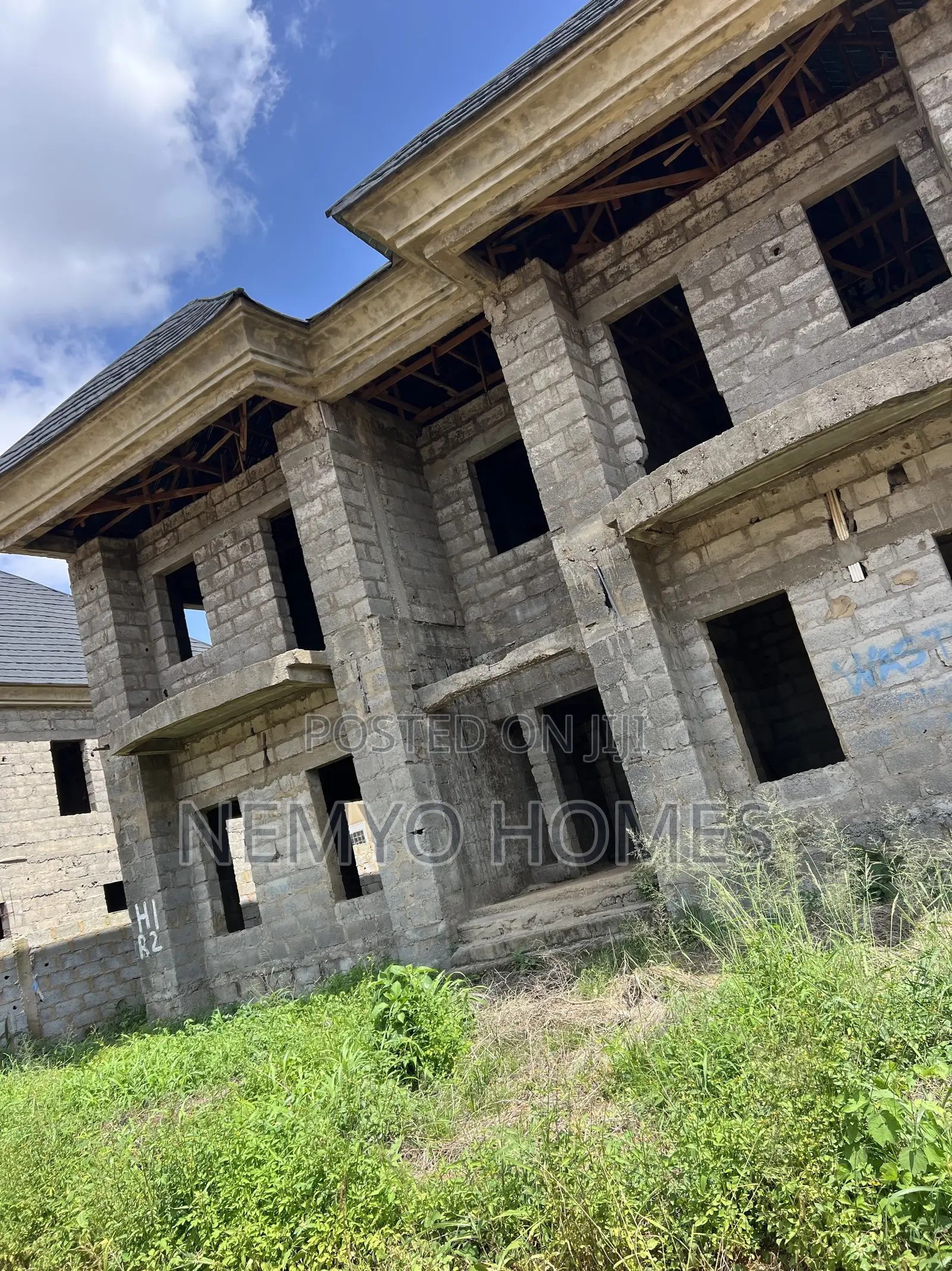 4bdrm Duplex in Apo, Guze for sale in Guze