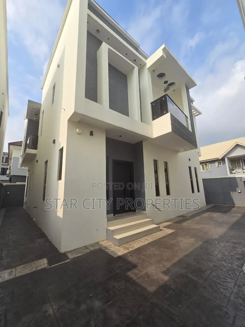 5bdrm Duplex in Omole Phase 2 for sale in Omole Phase 2