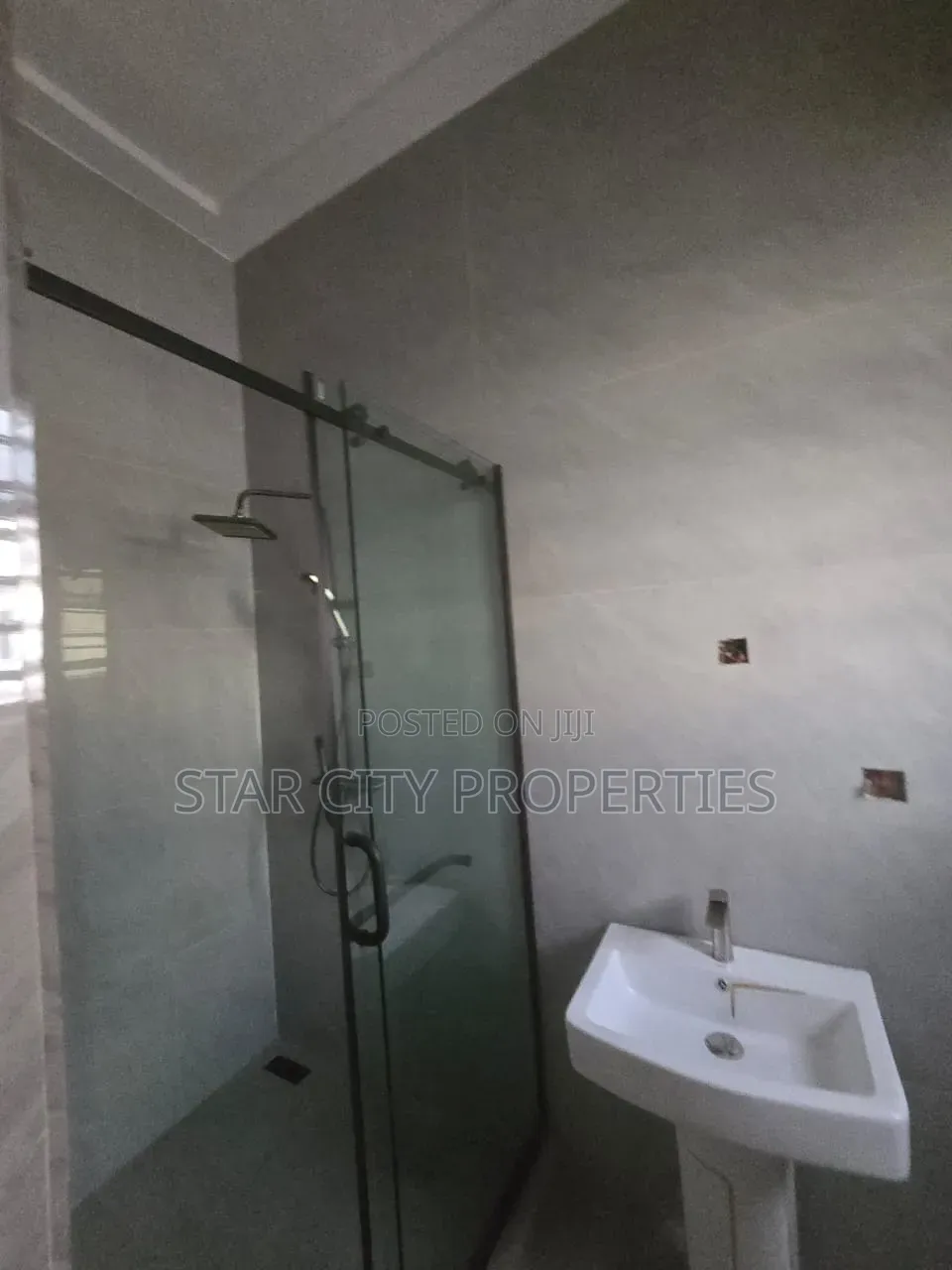 5bdrm Duplex in Omole Phase 2 for sale in Omole Phase 2