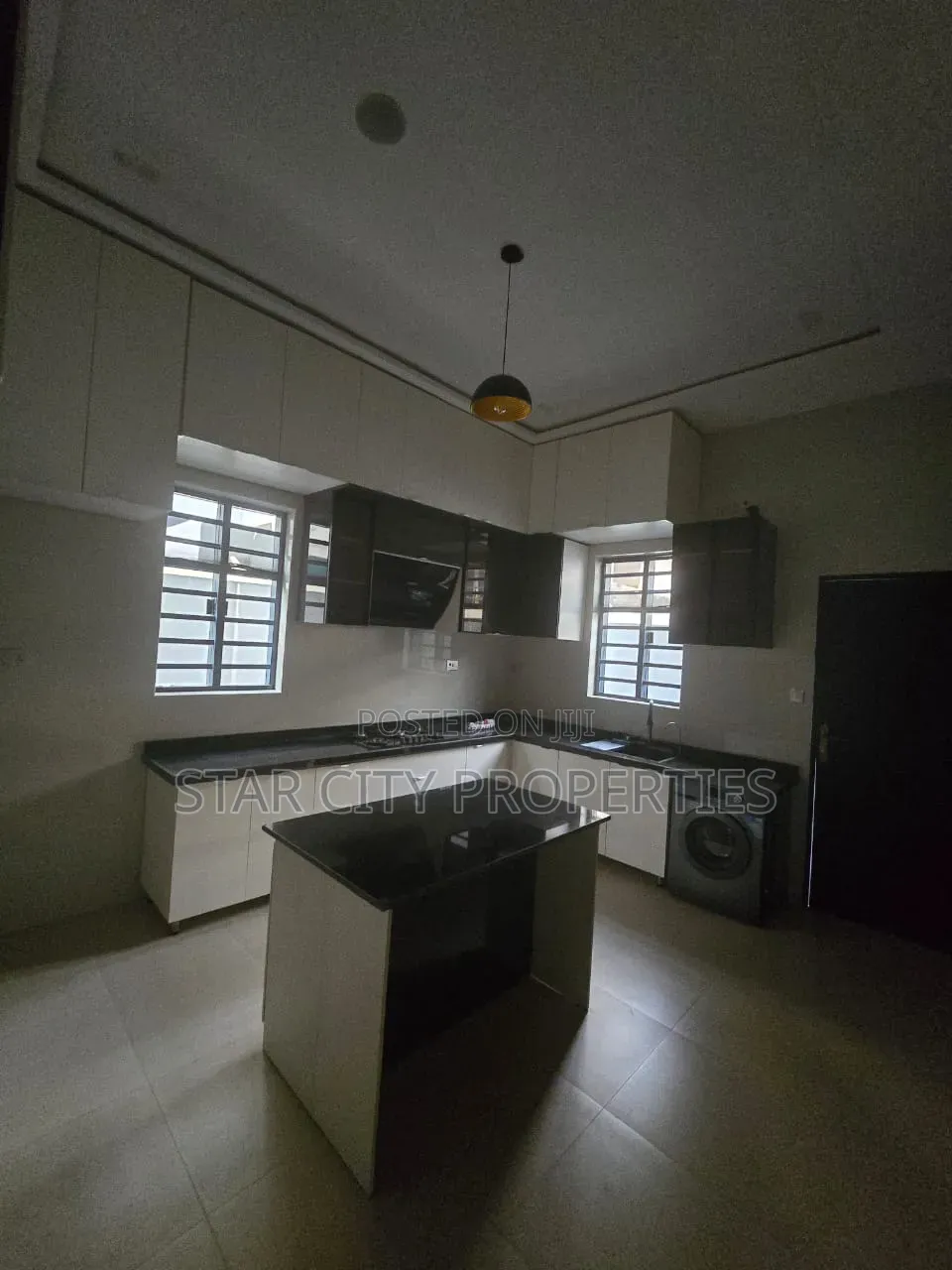 5bdrm Duplex in Omole Phase 2 for sale in Omole Phase 2
