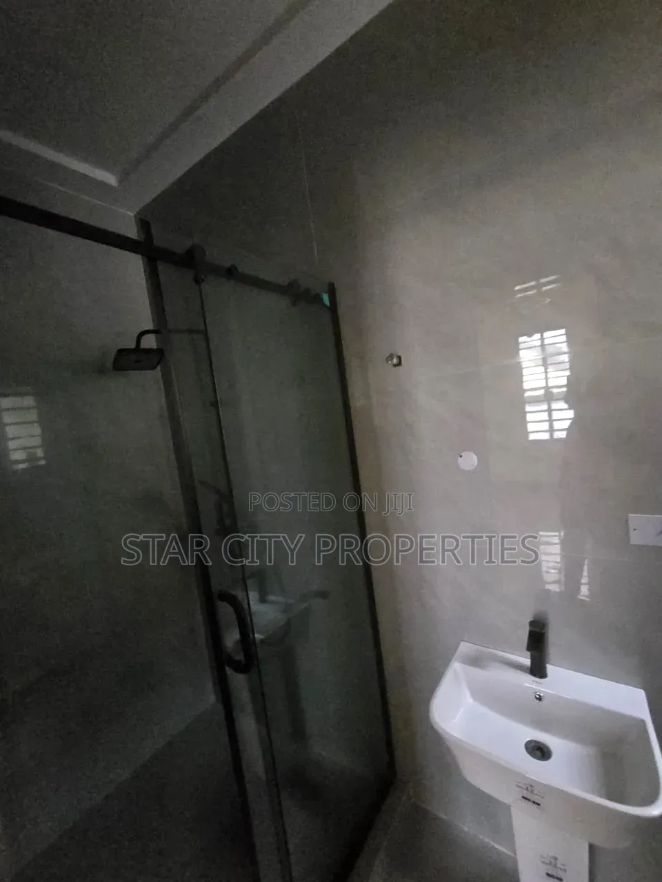 5bdrm Duplex in Omole Phase 2 for sale in Omole Phase 2