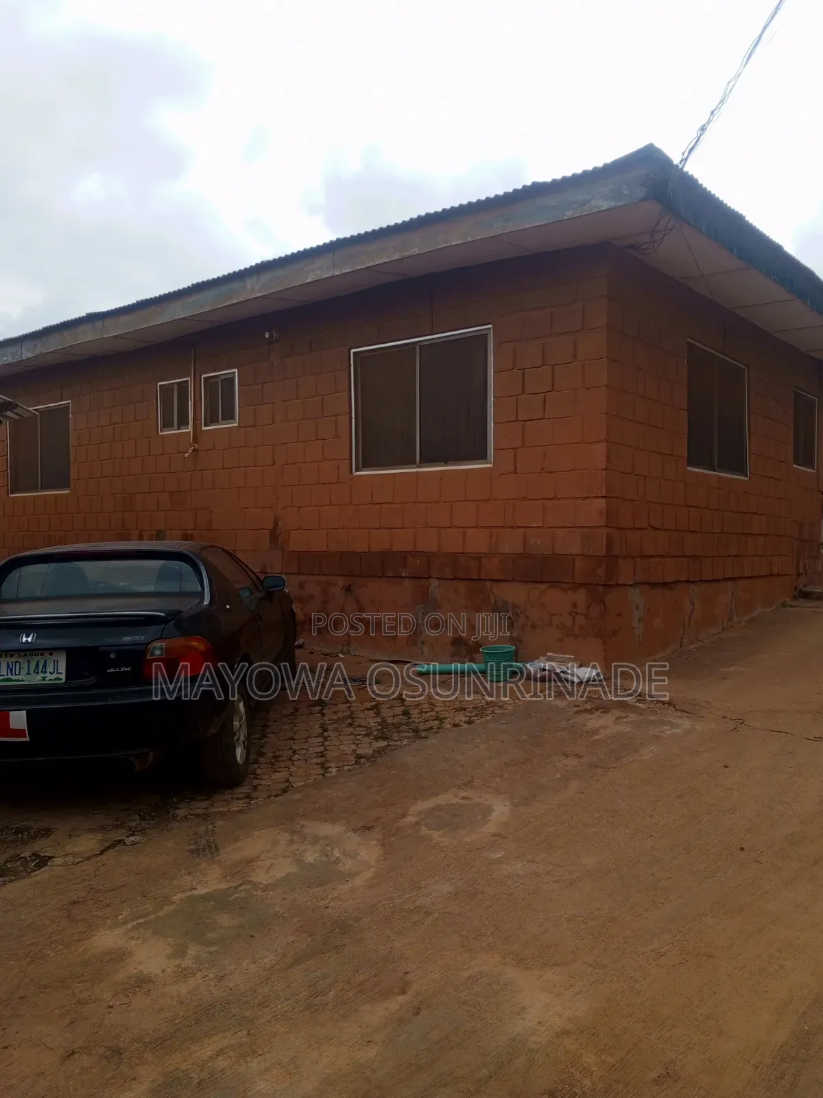 6bdrm Bungalow in Ologuneru for sale in Ologuneru