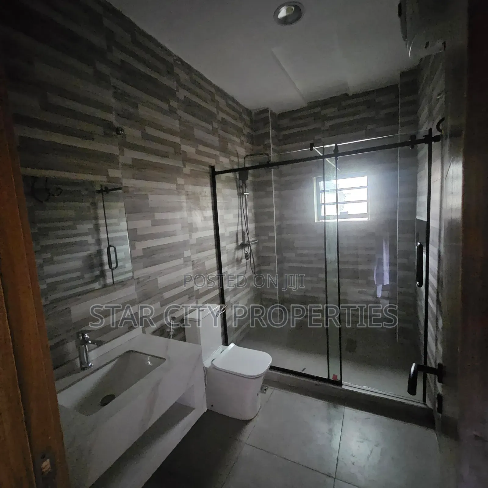 4bdrm Duplex in Magodo Phase 2 Gra for sale in Magodo Isheri