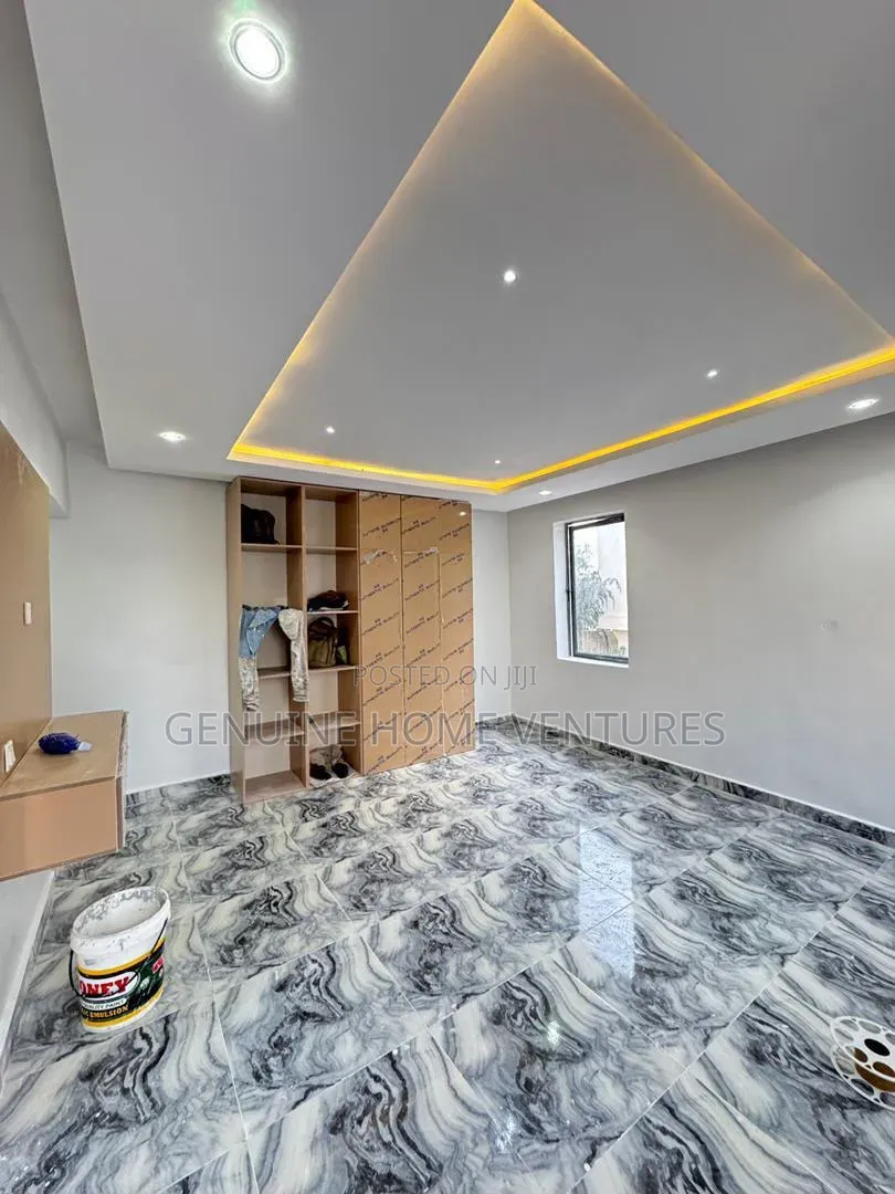 3bdrm Apartment in Surulere for sale in Aguda / Surulere