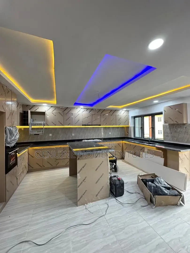 3bdrm Apartment in Surulere for sale in Aguda / Surulere