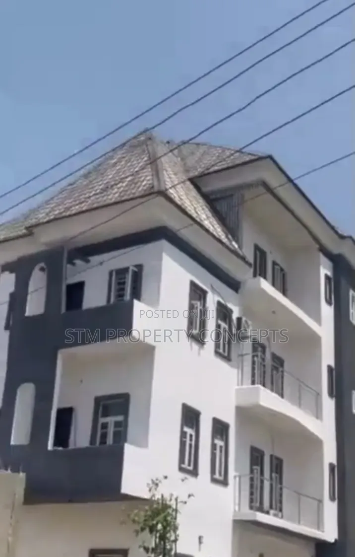 Furnished 2bdrm Block of Flats in Lekki Expressway for sale in Lekki Expressway