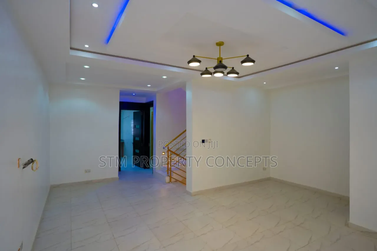 Furnished 2bdrm Block of Flats in Lekki Expressway for sale in Lekki Expressway