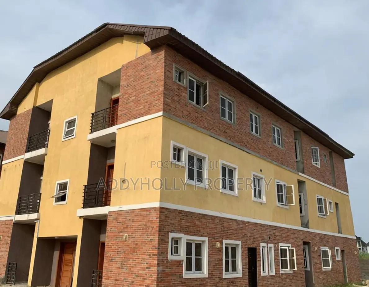 3bdrm Apartment in Ikota for sale in Ikota