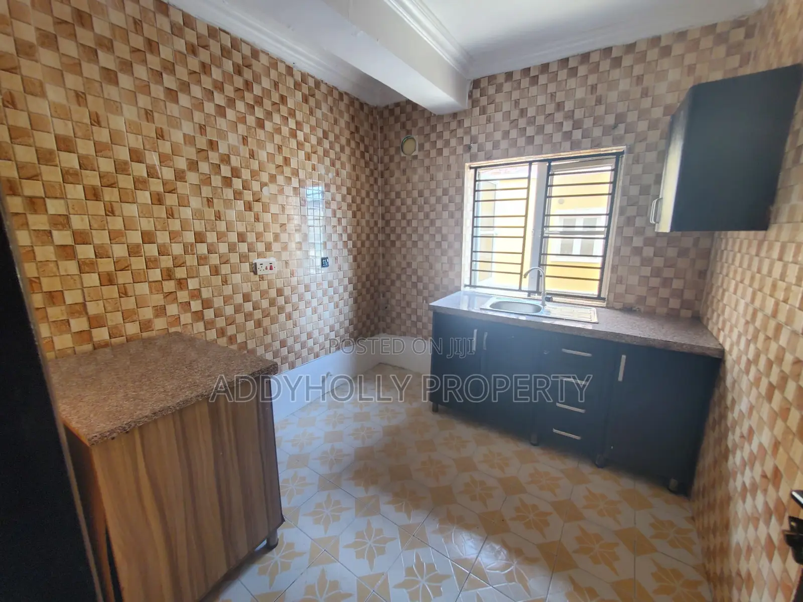 3bdrm Apartment in Ikota for sale in Ikota
