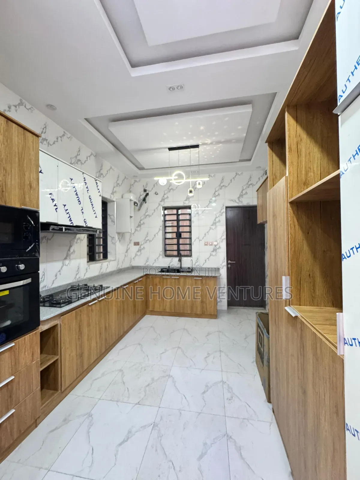 4bdrm Duplex in Ebute Metta for sale in Ebute Metta