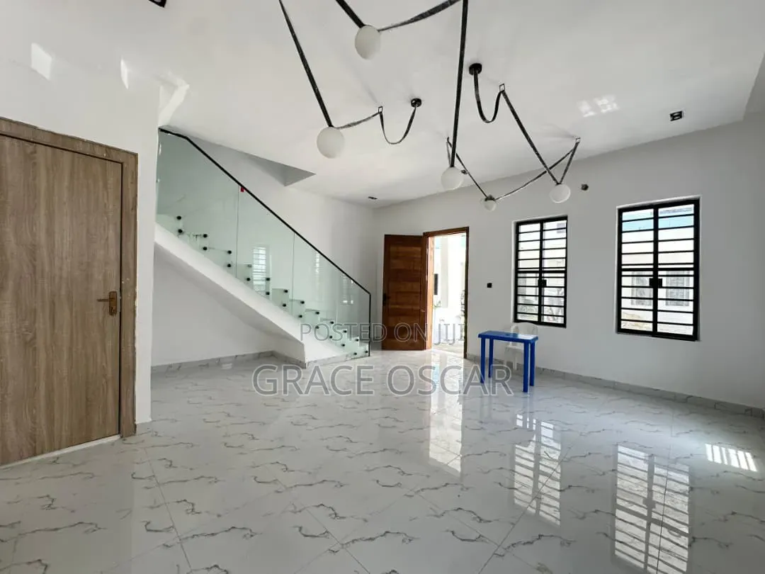 4bdrm Duplex in Lekki Expressway for rent in Lekki Expressway