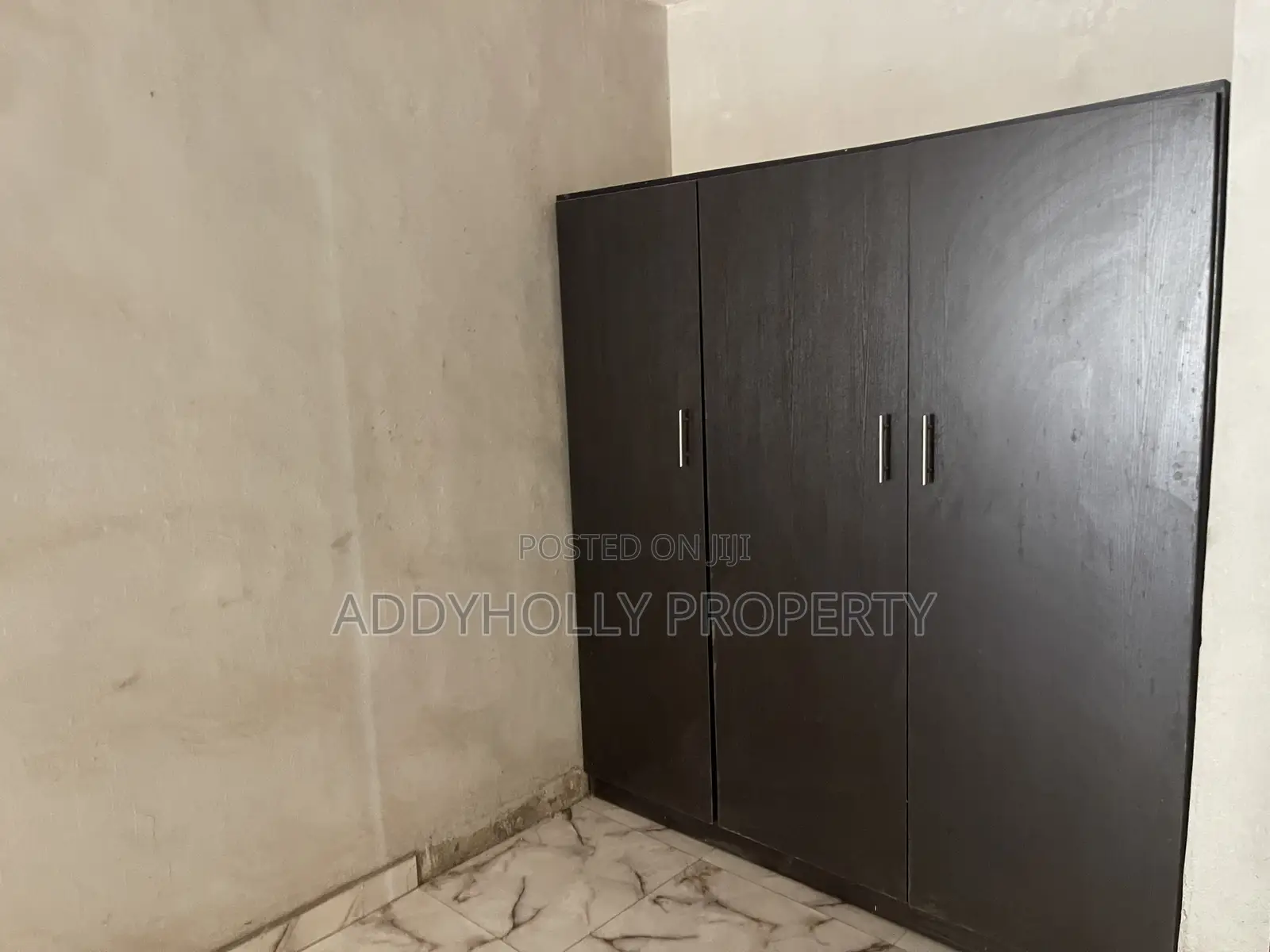3bdrm Apartment in Ipaja Road for sale in Ipaja Road