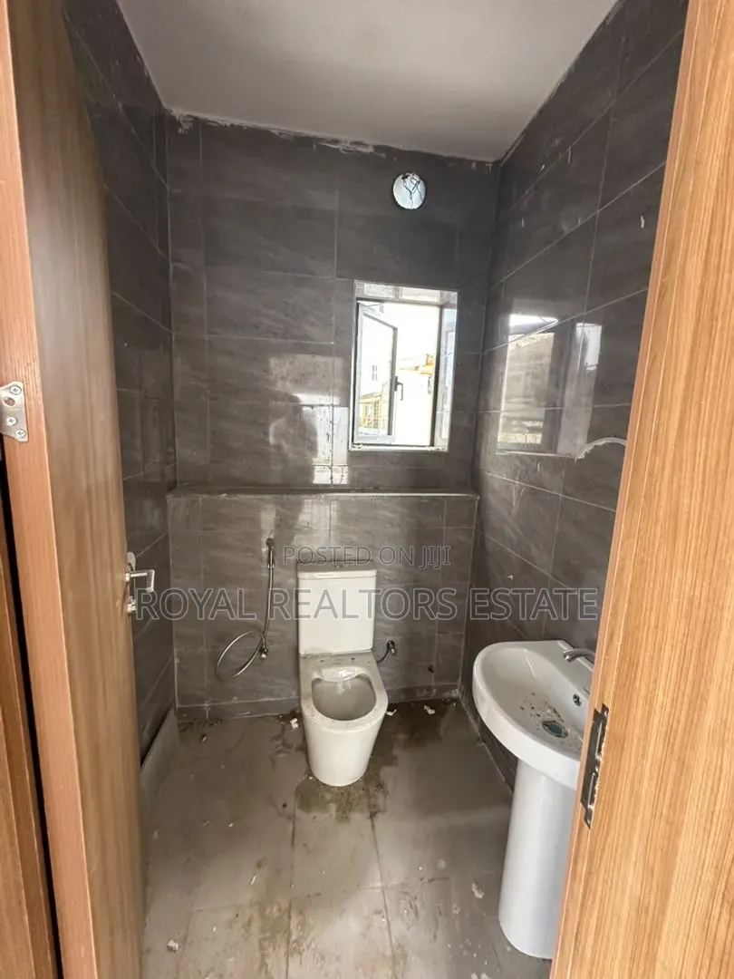 5bdrm Duplex in Asokoro for sale in Asokoro