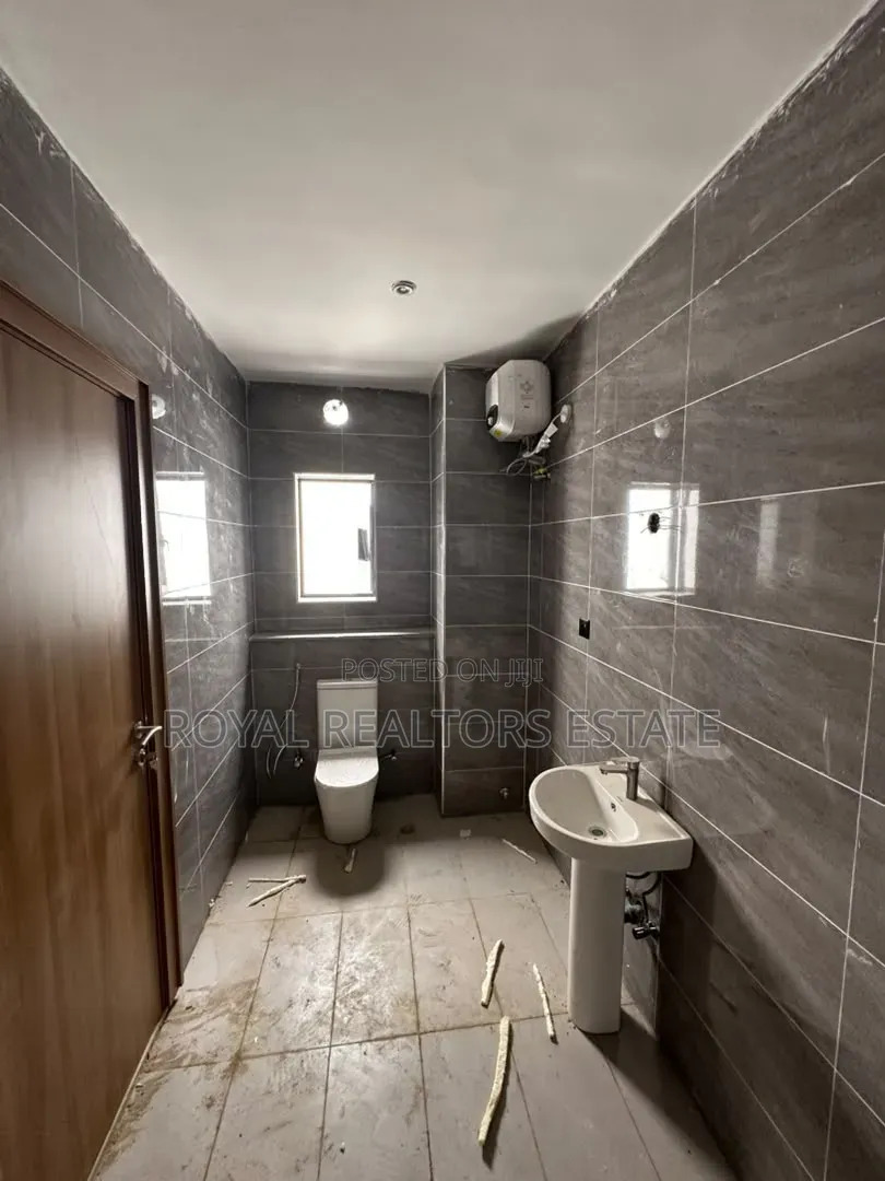 5bdrm Duplex in Asokoro for sale in Asokoro