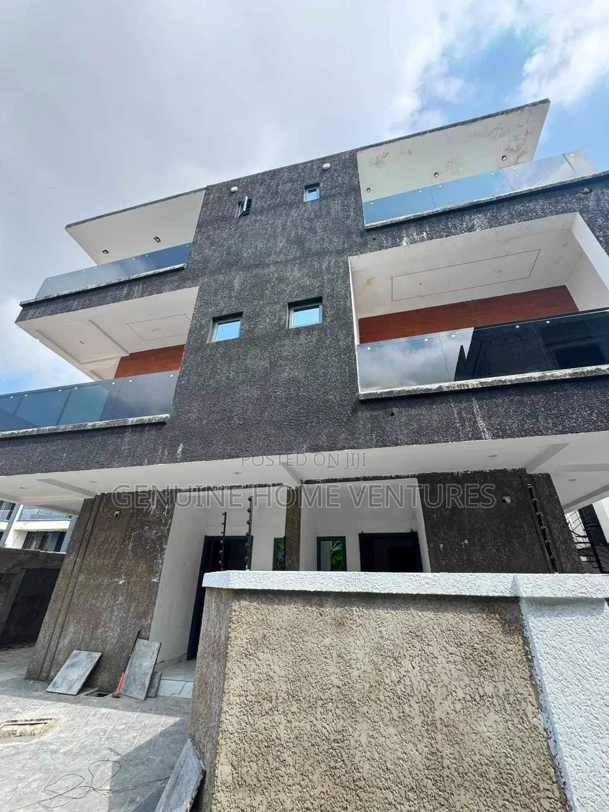 4bdrm Duplex in Ogudu Gra for sale in Ogudu GRA