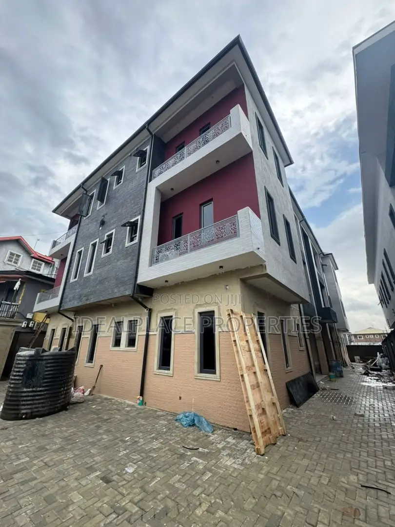 3bdrm Apartment in Gbagada for sale in Gbagada