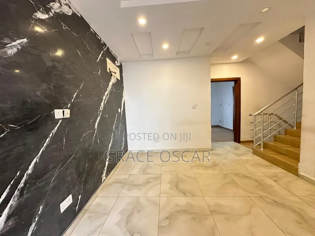 4bdrm Duplex in Ikate for rent in Ikate