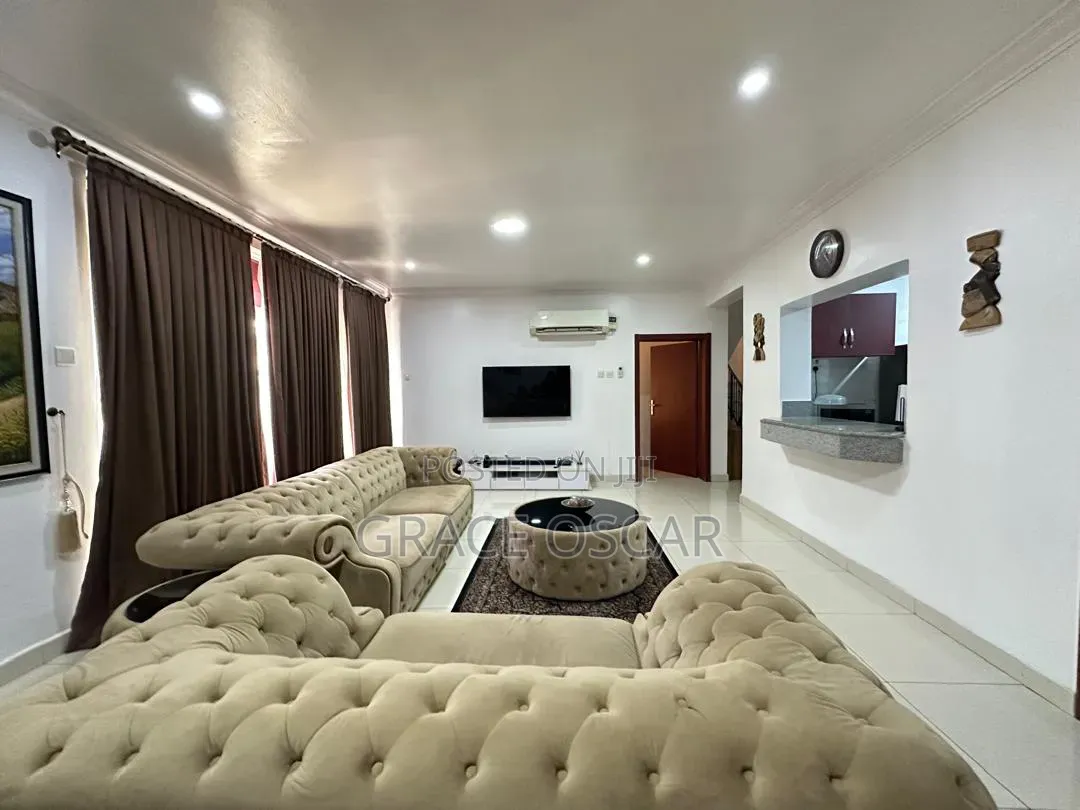 Furnished 3bdrm Penthouse in Lekki Expressway for rent in Lekki Expressway