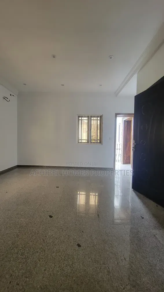 A 4 Bedroom Duplex With Bq in Lekki Phase 1