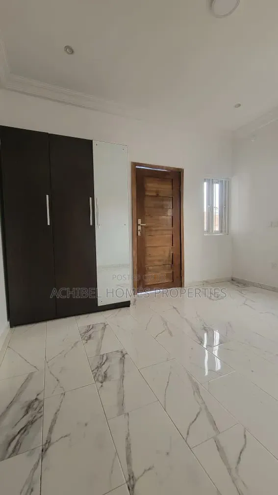 A 4 Bedroom Duplex With Bq in Lekki Phase 1