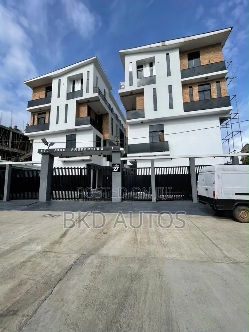 Furnished 2bdrm Penthouse in Chevron for sale in Chevron