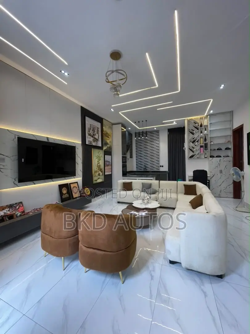 Furnished 2bdrm Penthouse in Chevron for sale in Chevron