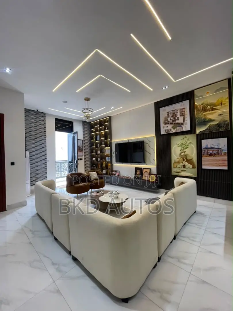 Furnished 2bdrm Penthouse in Chevron for sale in Chevron