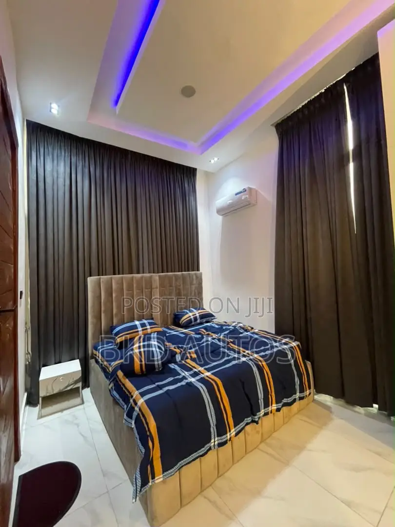 Furnished 2bdrm Penthouse in Chevron for sale in Chevron