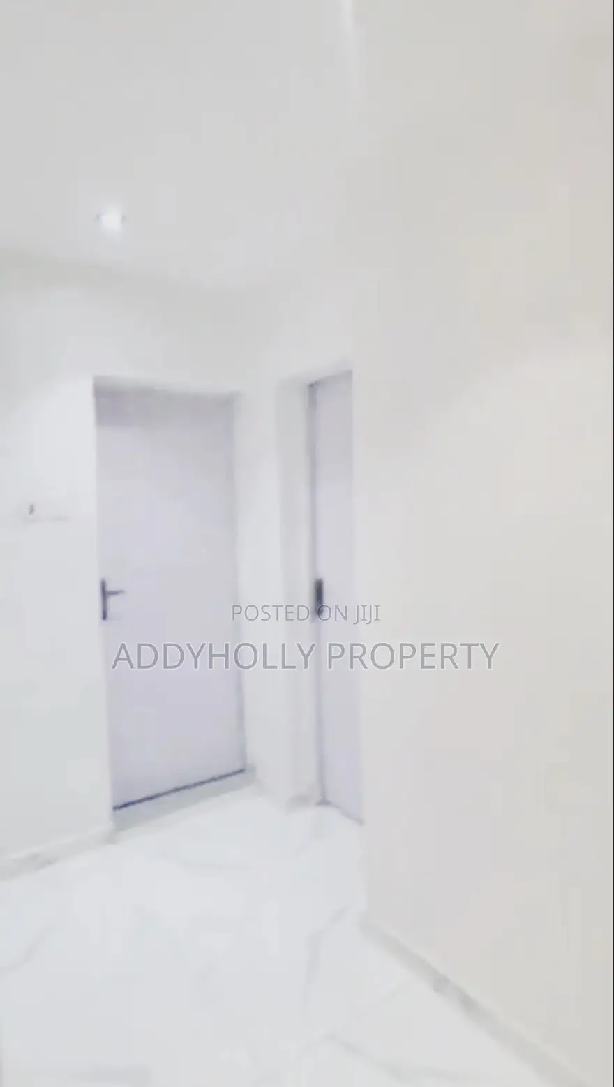 One Bed Apartment Airbnb in a Secured Gated Estate Opp MFM at Magboro in Pakuro