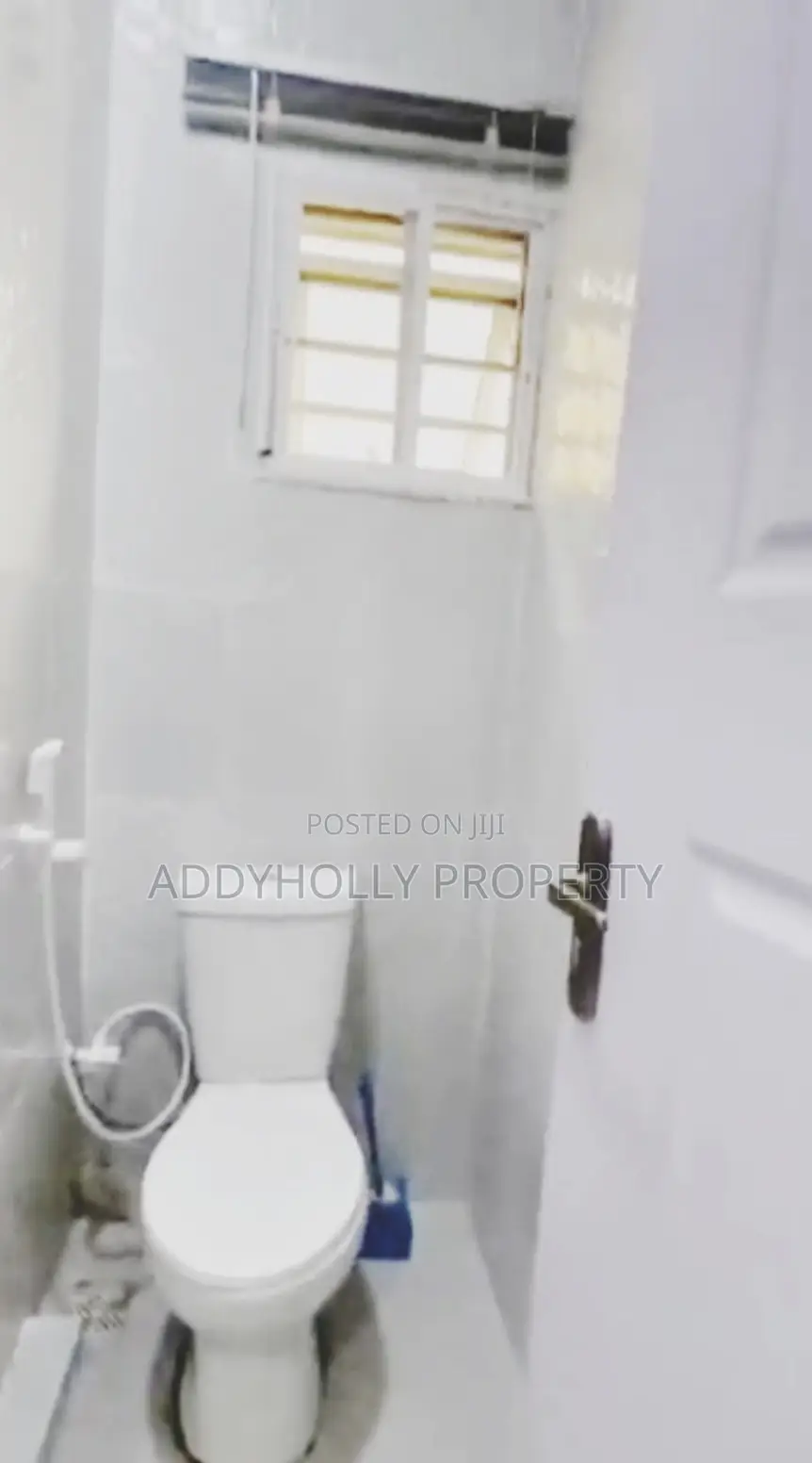 One Bed Apartment Airbnb in a Secured Gated Estate Opp MFM at Magboro in Pakuro