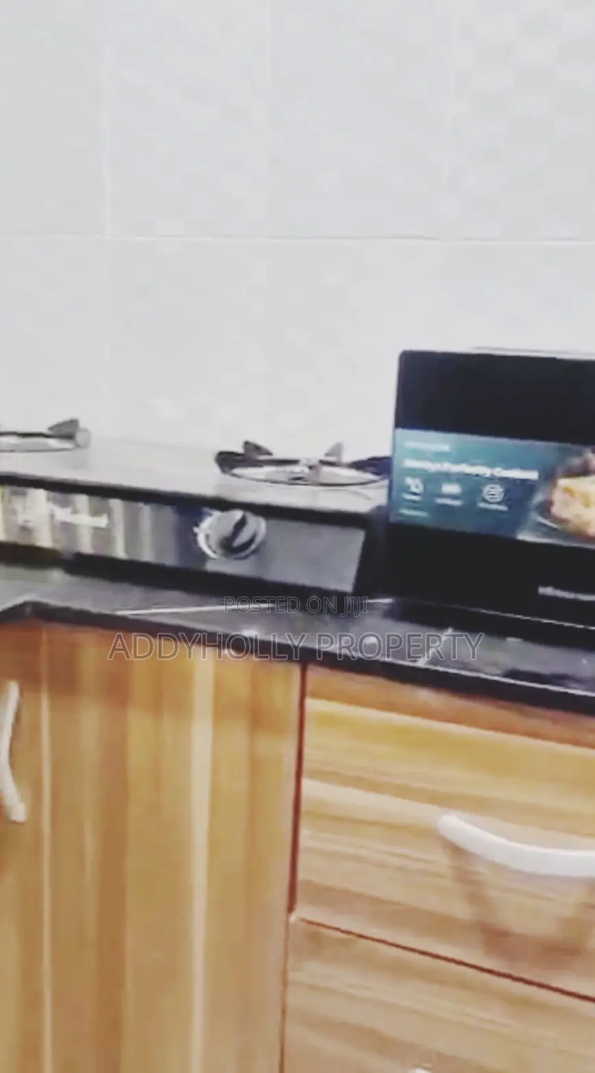 One Bed Apartment Airbnb in a Secured Gated Estate Opp MFM at Magboro in Pakuro