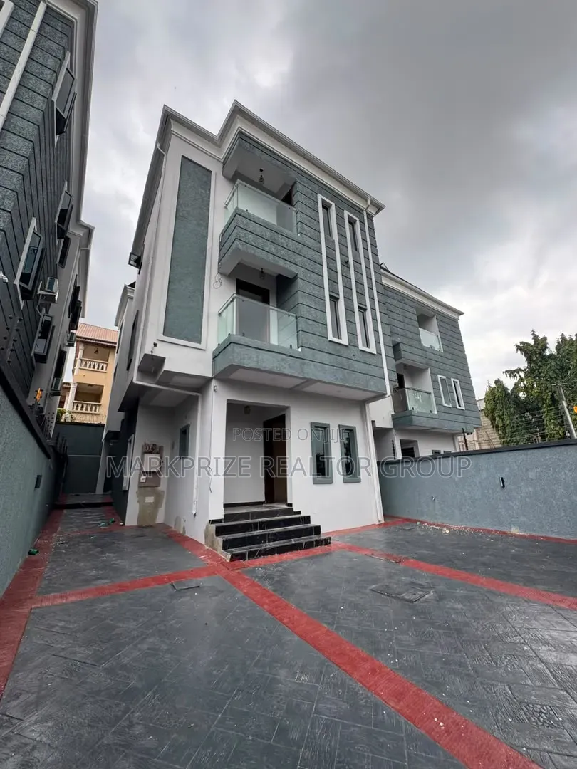 4bdrm Duplex in Allen Ikeja Lagos for sale in Allen Avenue