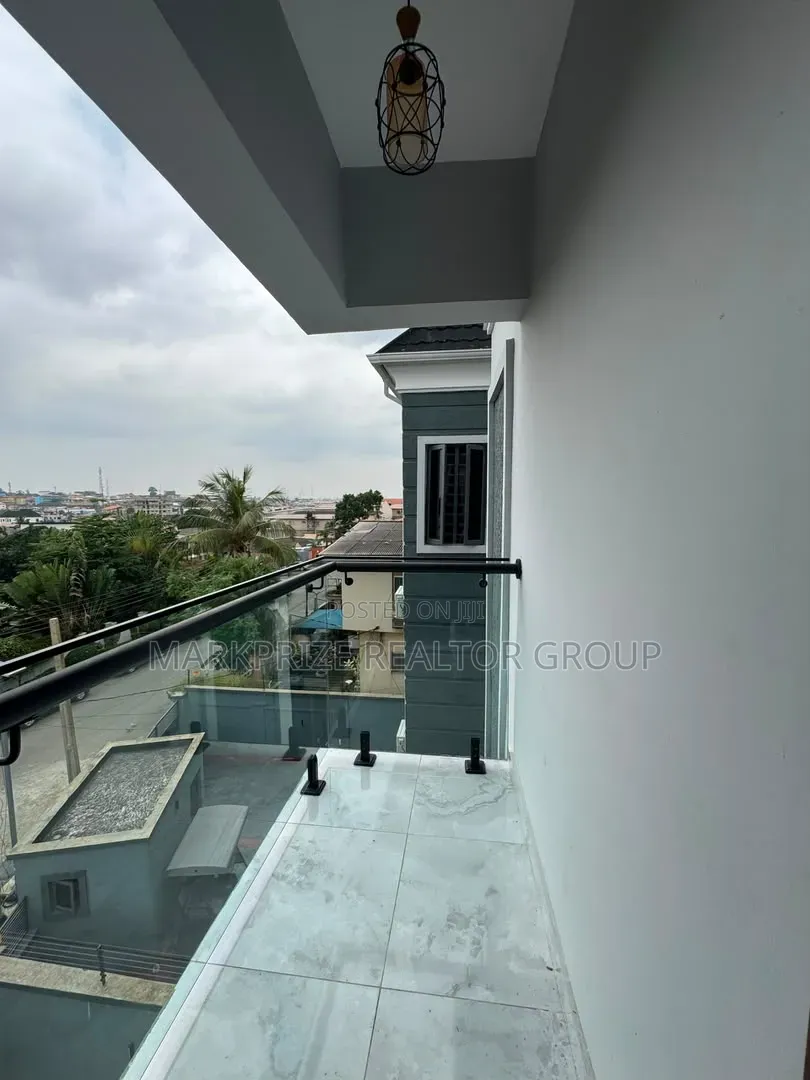 4bdrm Duplex in Allen Ikeja Lagos for sale in Allen Avenue