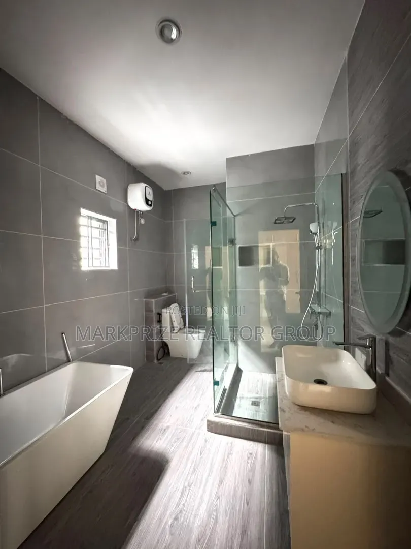 4bdrm Duplex in Allen Ikeja Lagos for sale in Allen Avenue