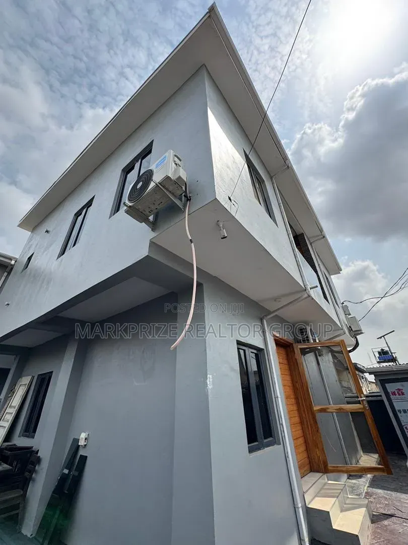 Furnished 3bdrm Duplex in Surulere Lagos for sale in Aguda / Surulere