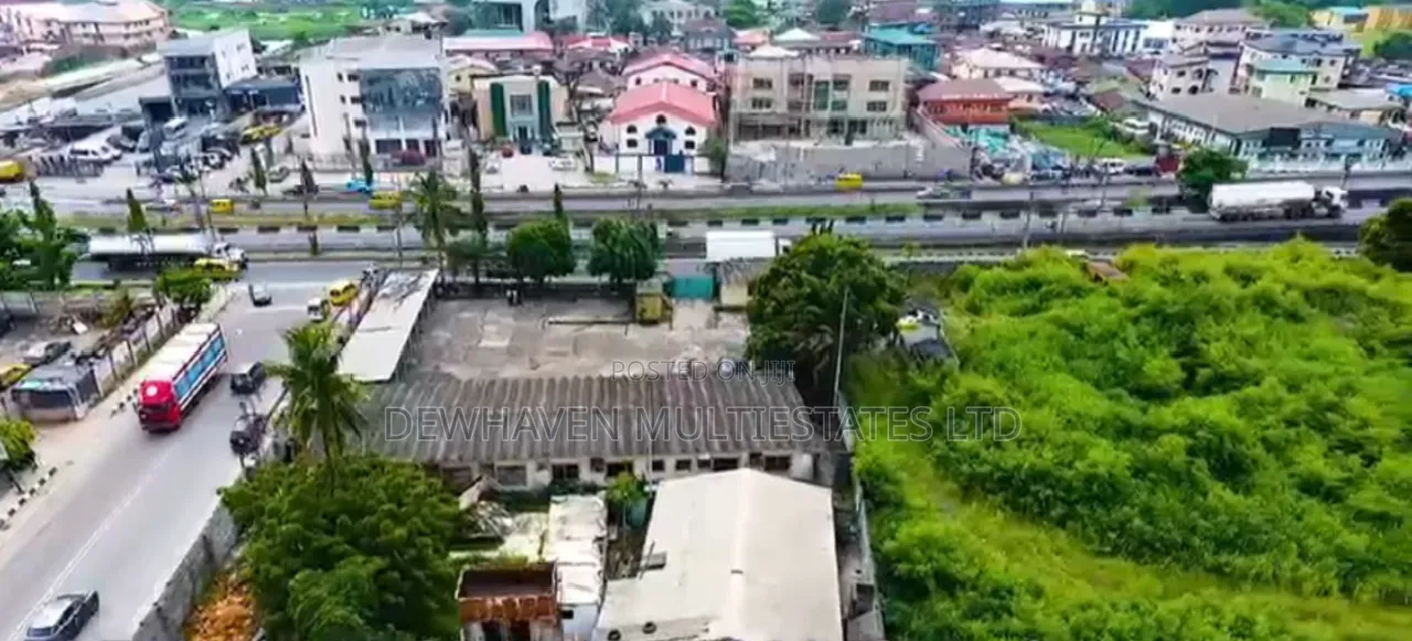 High Traffic Corner Piece 1.7 Hectare Land on Western Avenue Surulere in Western Avenue