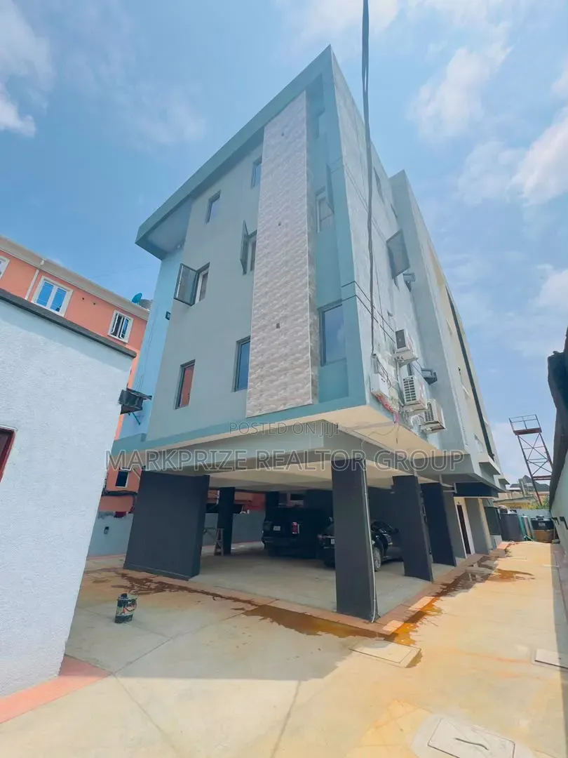 2bdrm Apartment in Surulere Lagos for sale in Aguda / Surulere