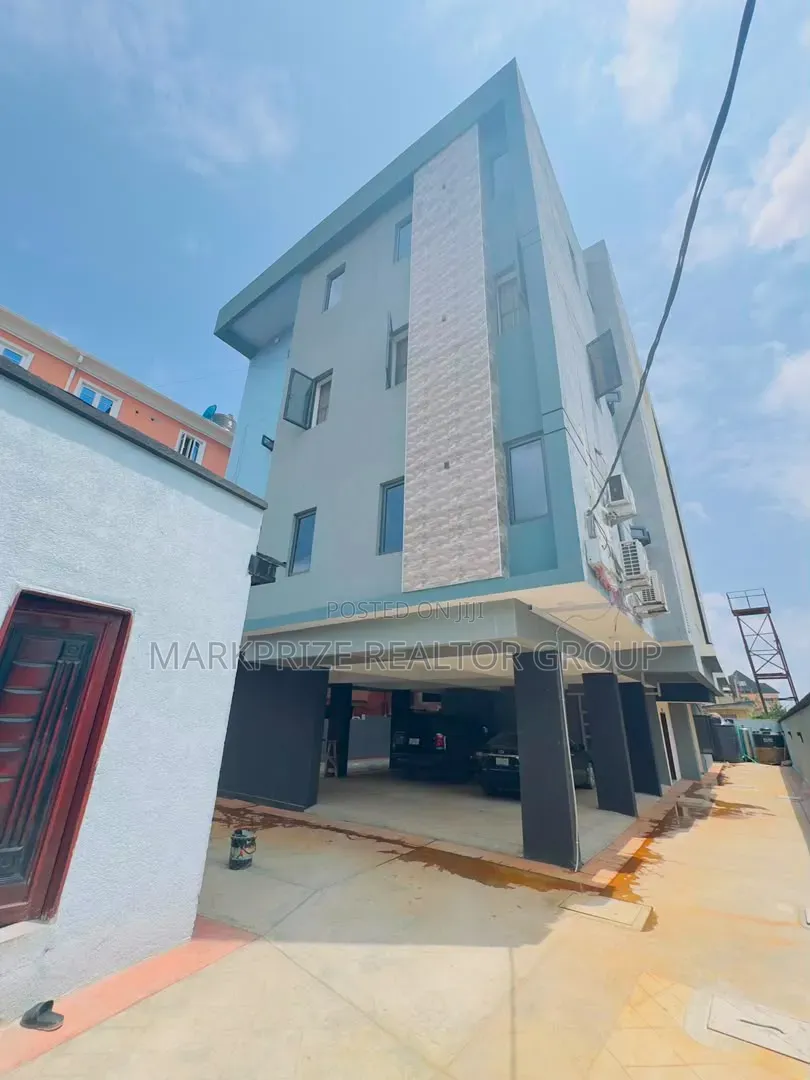 2bdrm Apartment in Surulere Lagos for sale in Aguda / Surulere