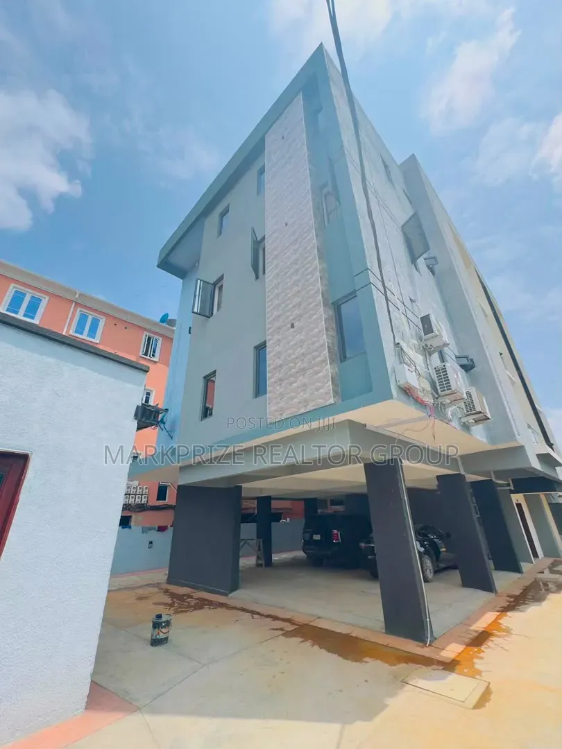 2bdrm Apartment in Surulere Lagos for sale in Aguda / Surulere