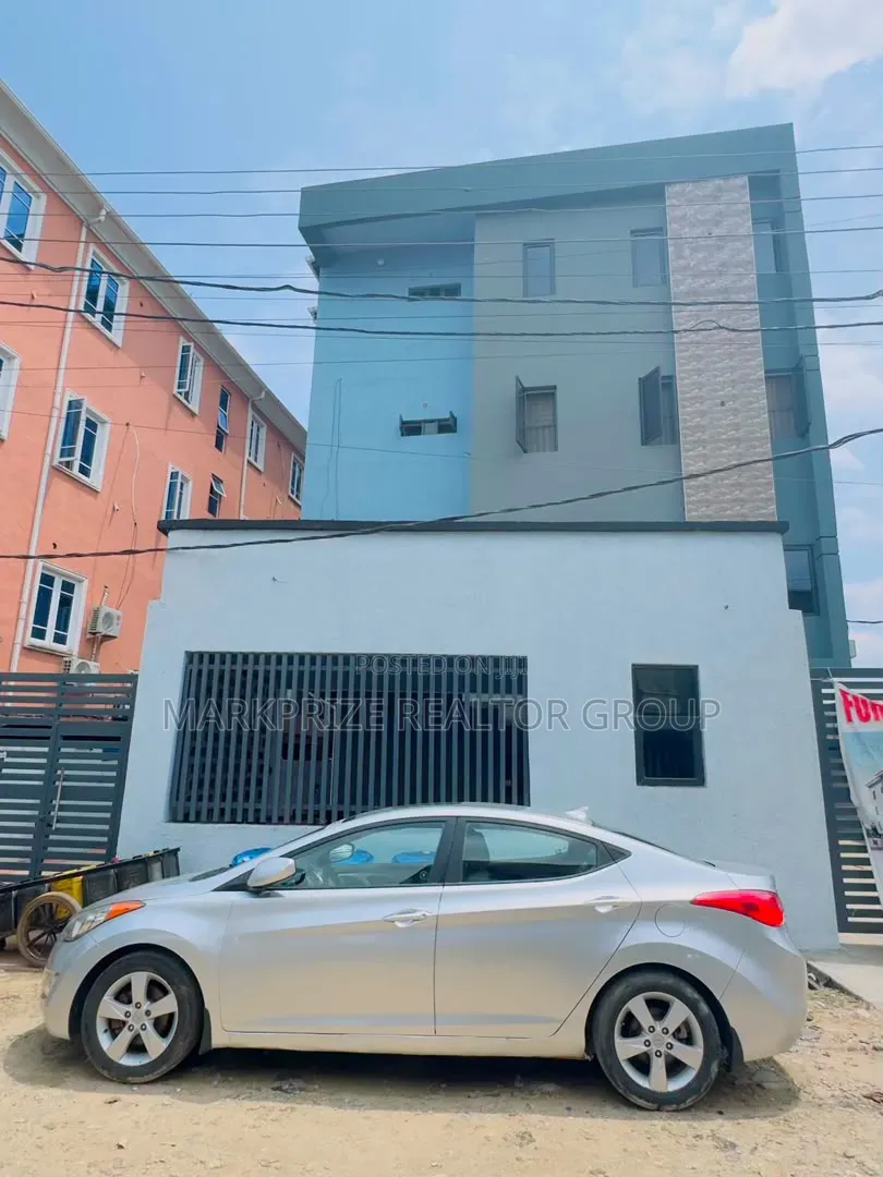 2bdrm Apartment in Surulere Lagos for sale in Aguda / Surulere