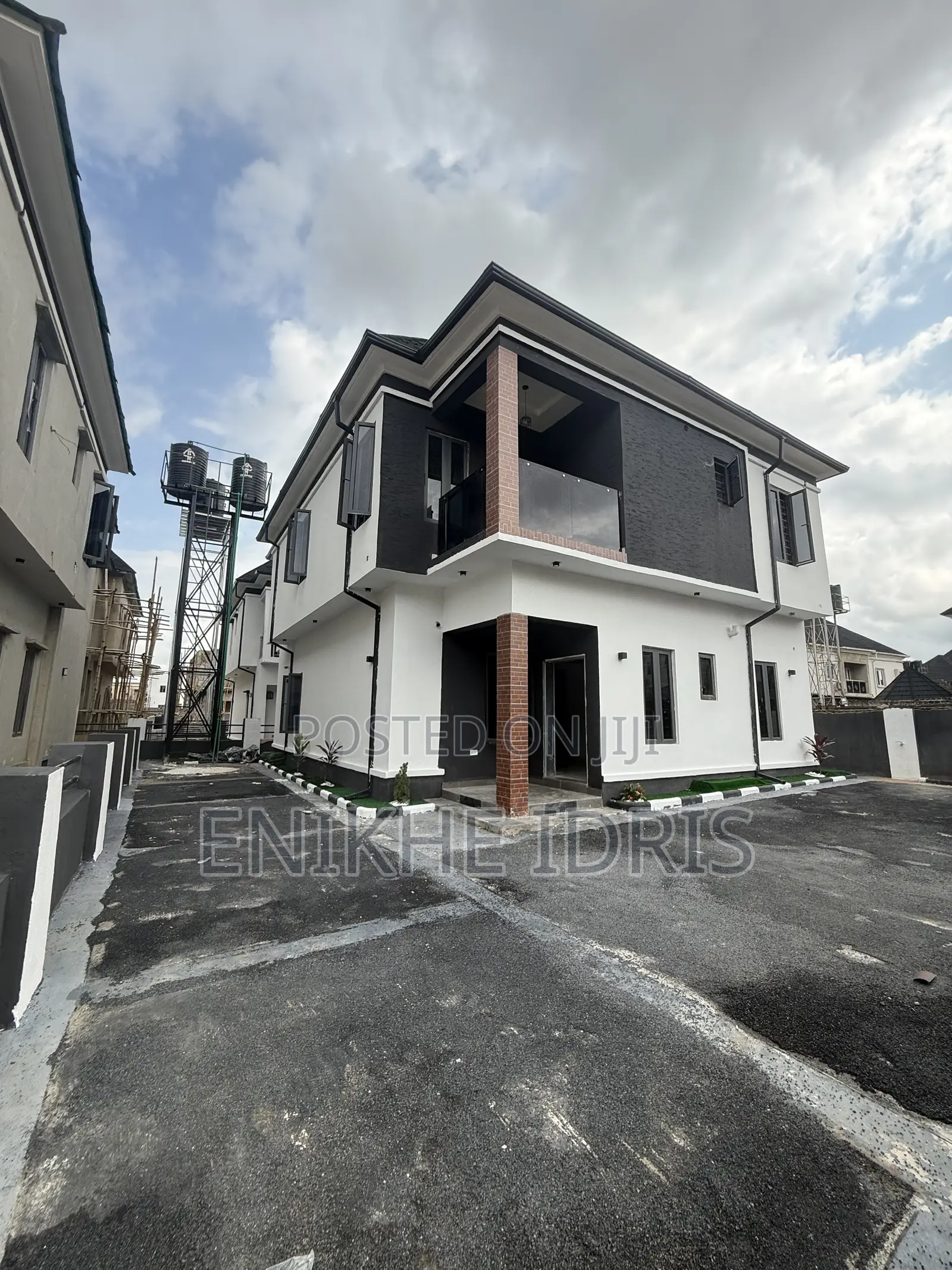 4bdrm Duplex in Lugbe District for sale in Lugbe District