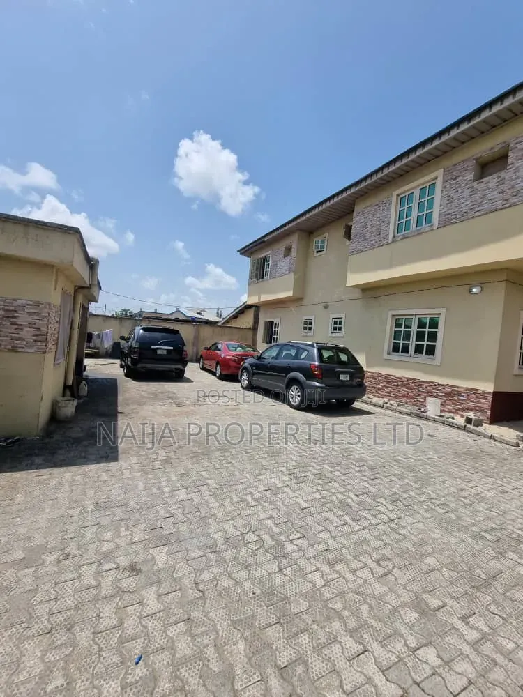 3bdrm Block of Flats in Sangotedo for sale in Sangotedo