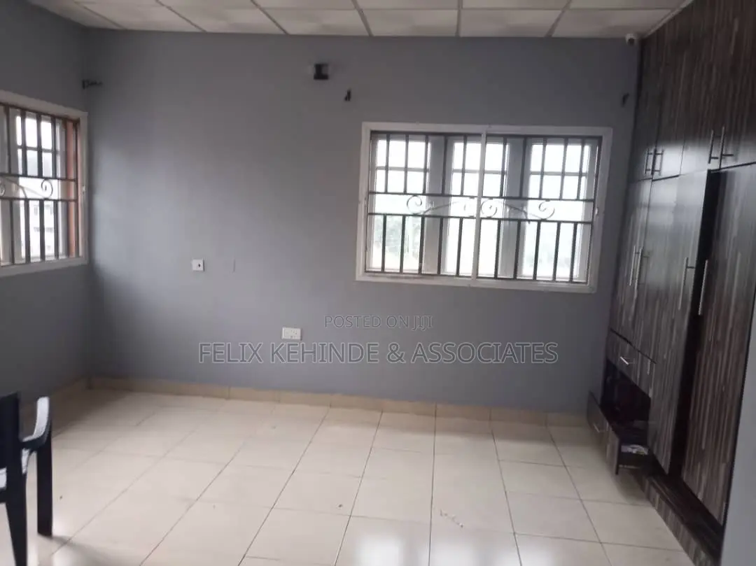 3bdrm Block of Flats in Kolapo Ishola Gra, Akobo for rent in Akobo